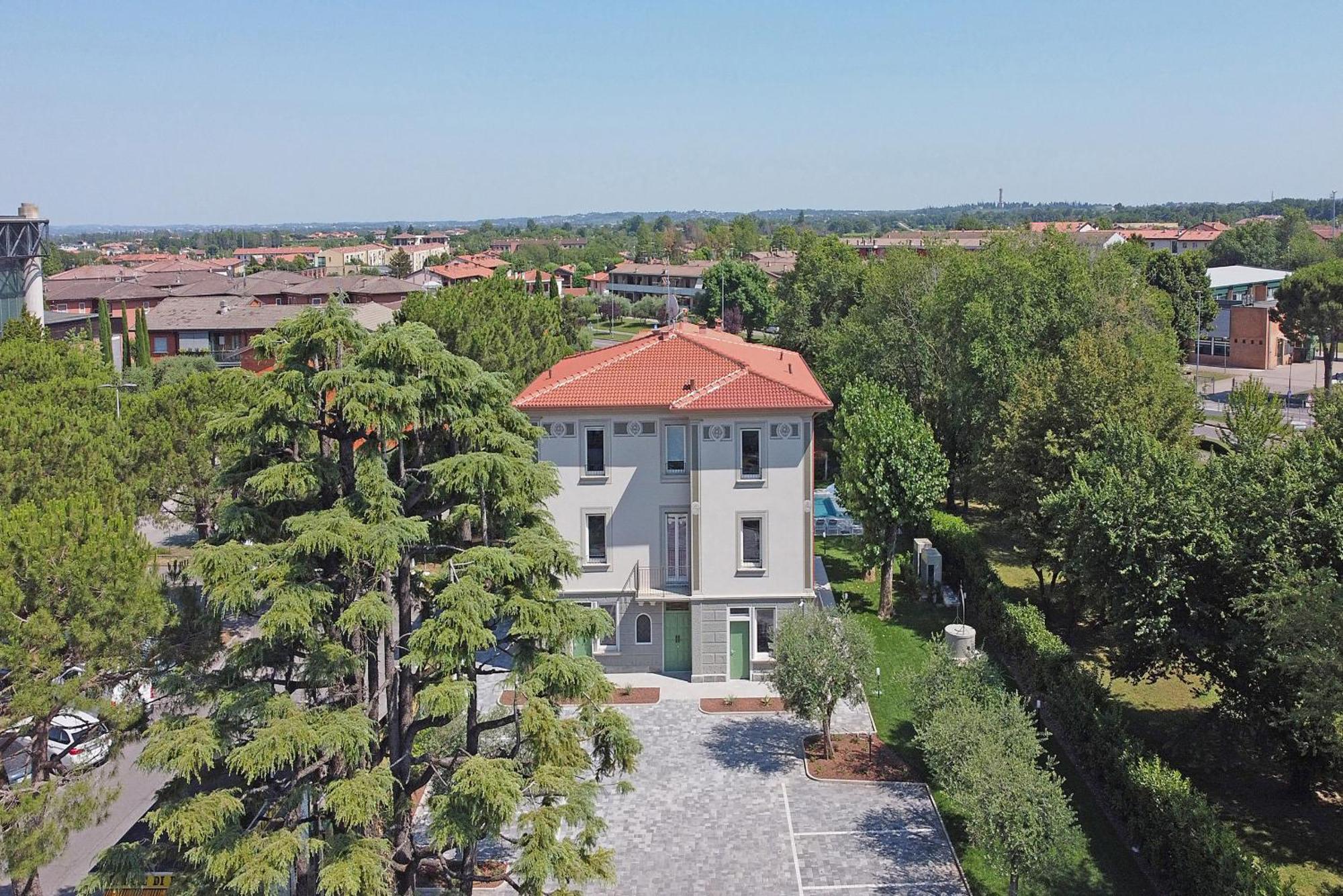 Villa Caterina Apartments By Wonderful Italy Desenzano del Garda Exterior photo